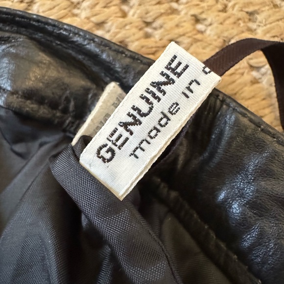 Vintage designer authentic leather high waisted skirt. Zipper in back. Size 10 - Picture 4 of 5